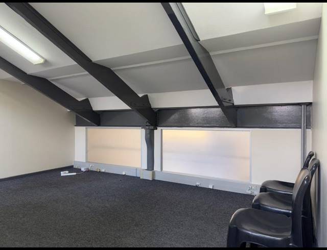 BUSINESS PROPERTY TO RENT IN MOWBRAY